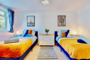 Super-Quiet Town Centre Flat 5 min Walk to Station